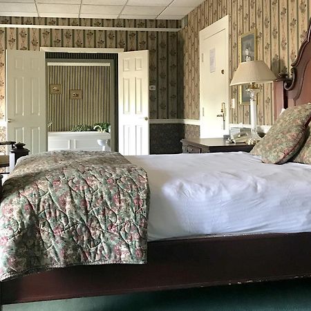 Waynebrook Inn Honey Brook Esterno foto