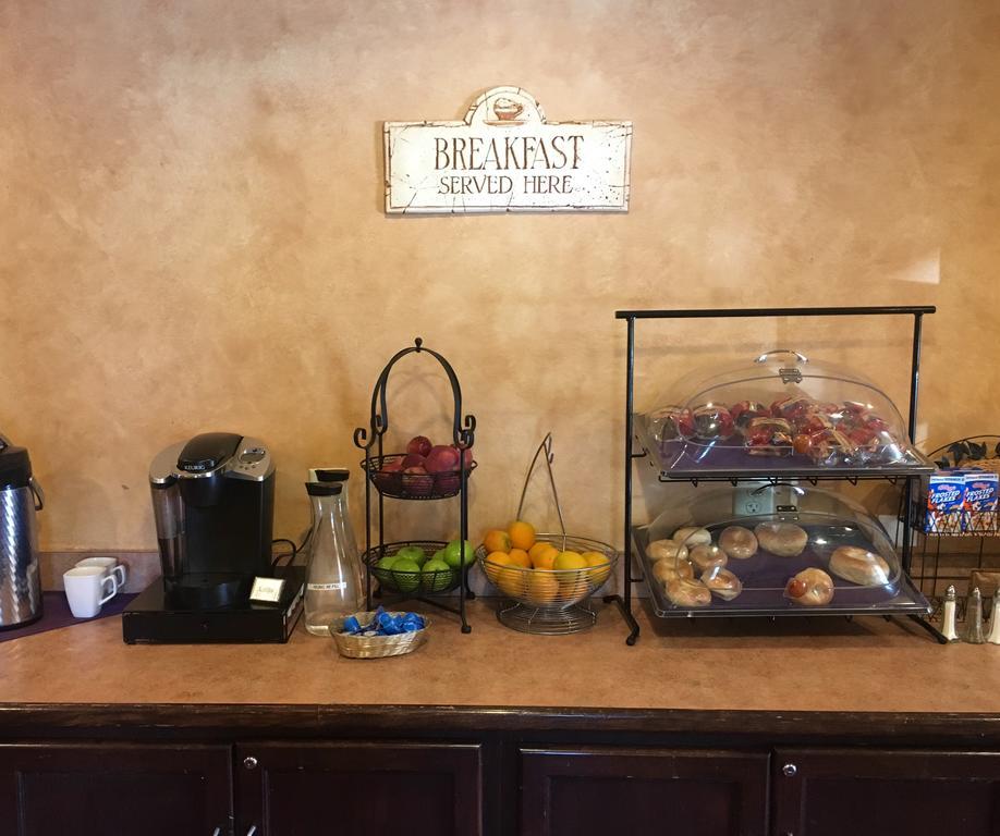 Waynebrook Inn Honey Brook Esterno foto