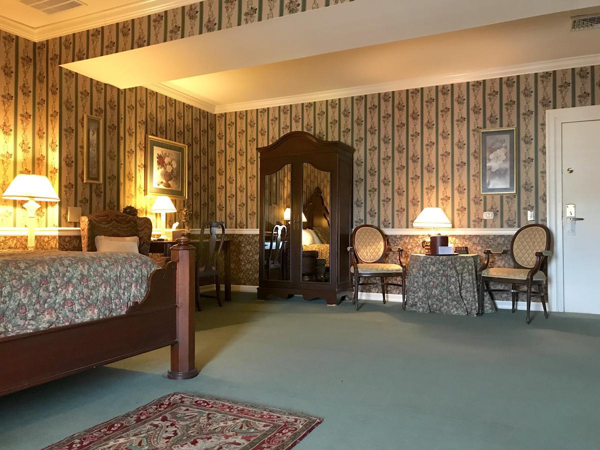 Waynebrook Inn Honey Brook Esterno foto