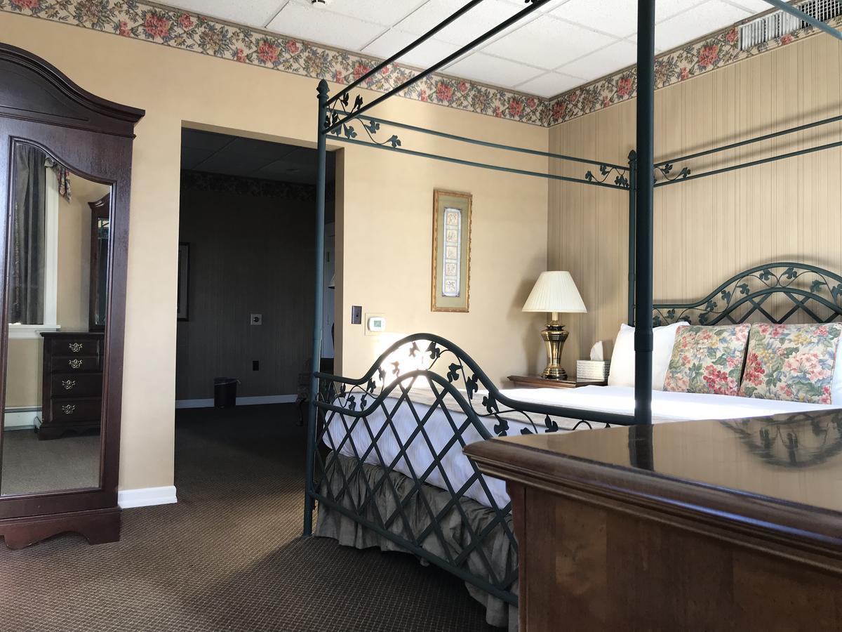 Waynebrook Inn Honey Brook Esterno foto