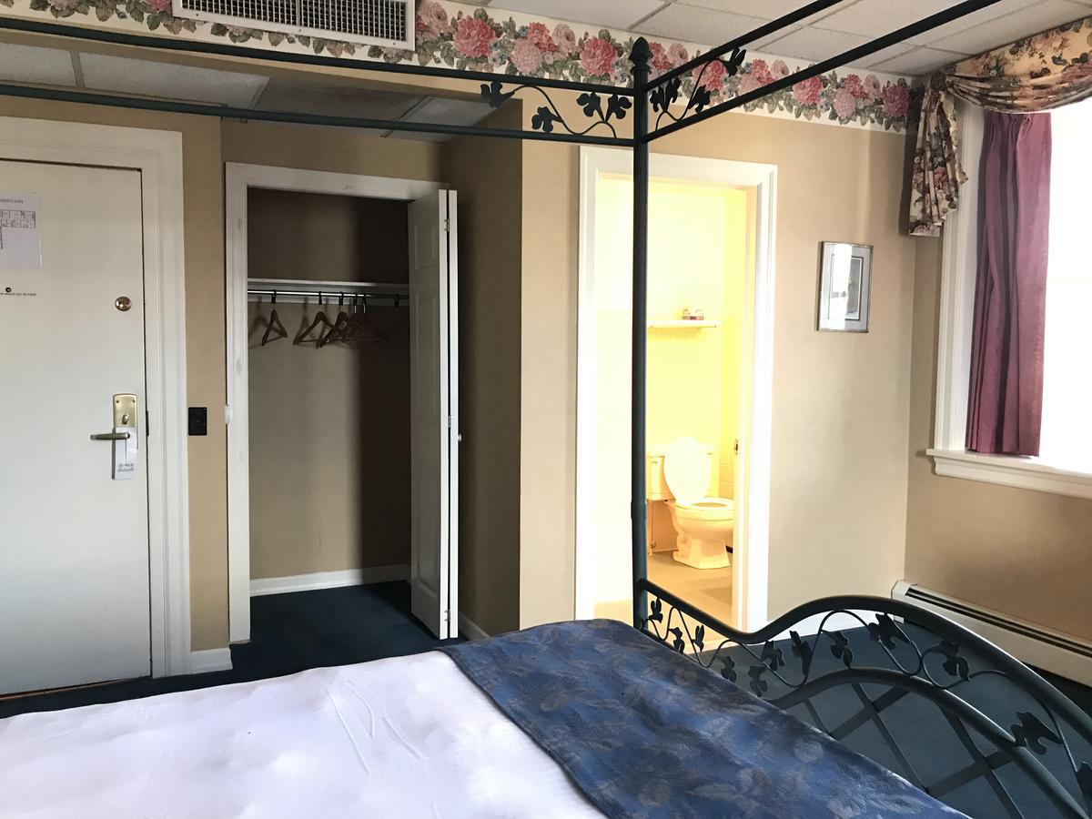 Waynebrook Inn Honey Brook Esterno foto